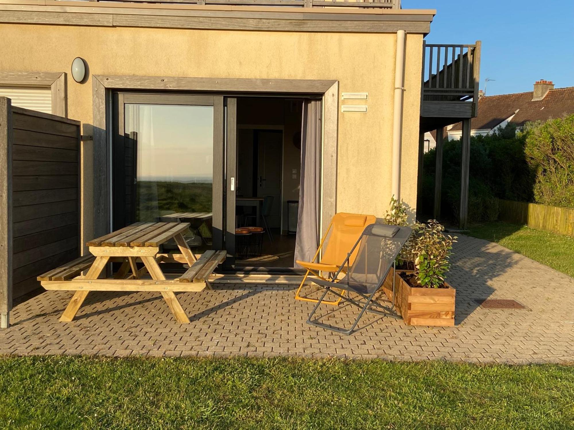 Brise De Mer Sur La Naturelle, Studio A Wimereux , Parking Exterior foto